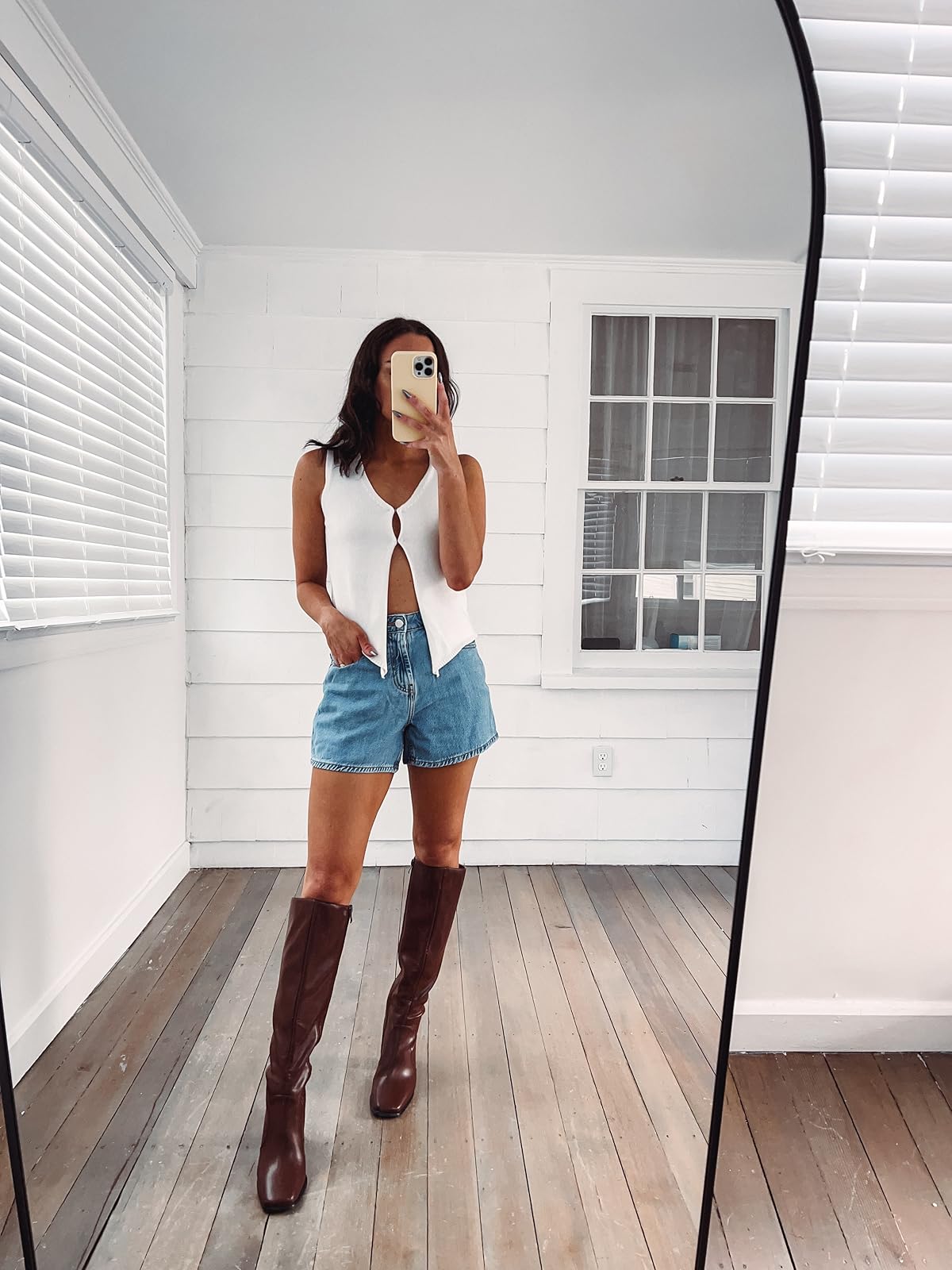Styling Brown Boots: Your Go-To Outfit Ideas from Amazon - Emjacquelyn