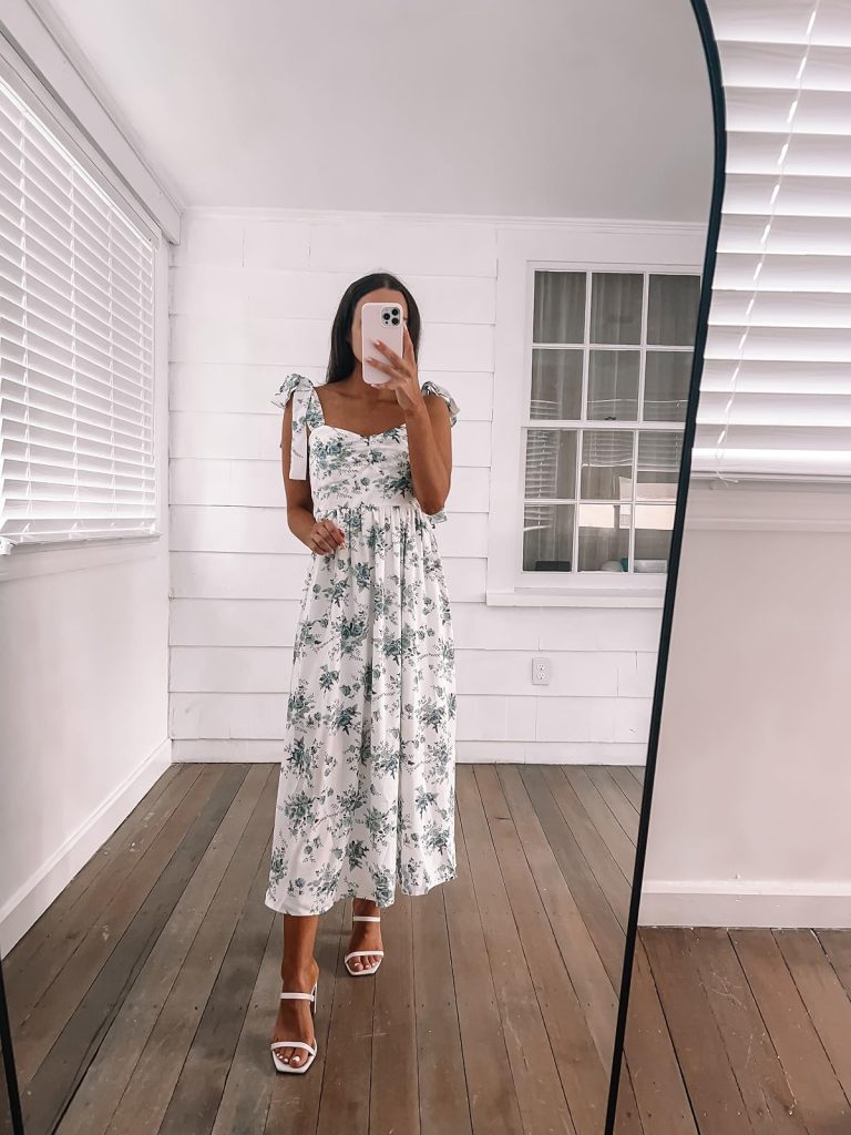 Bow-Tie Dress with Heels 4th of July Outfit Ideas