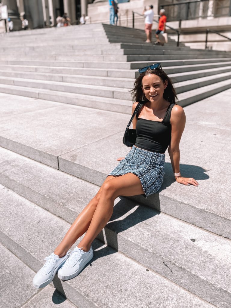 New York Amazon Outfit on the outside steps at The Met