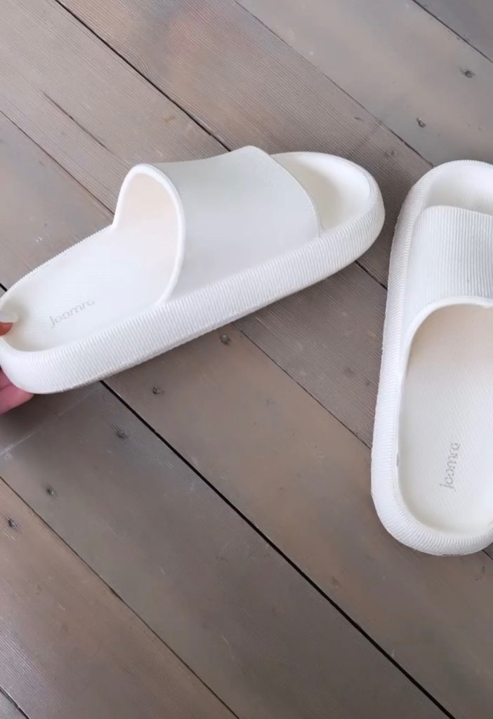 Non-Slip Slides Beach Bag Essentials