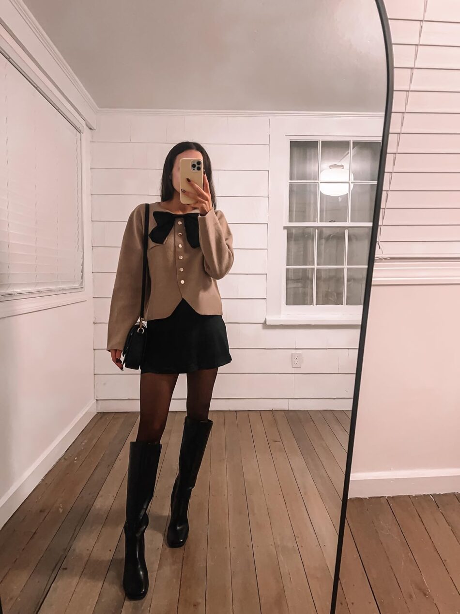 Cute, Stylish & Ugly Christmas Sweaters Outfits