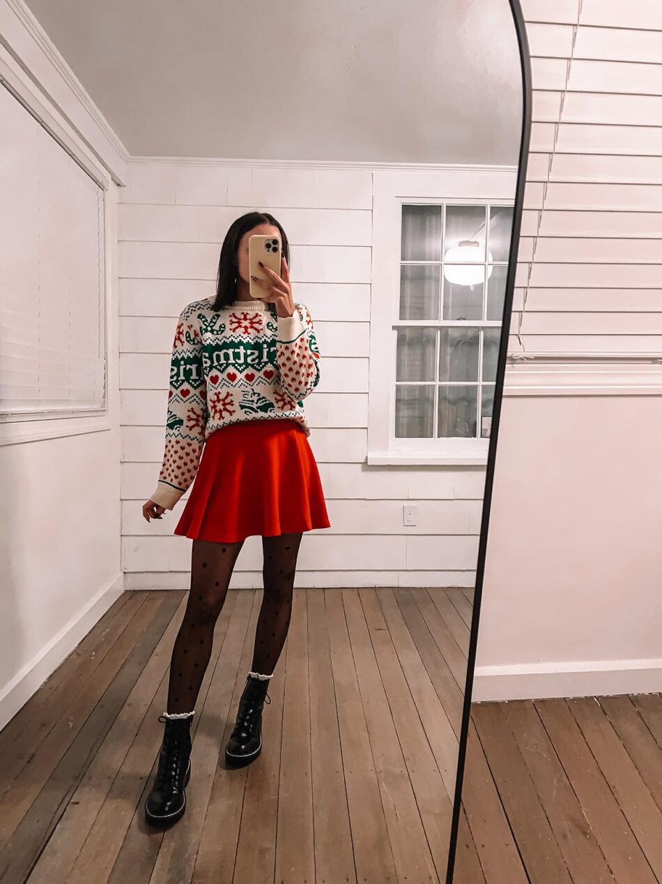 Cute, Stylish & Ugly Christmas Sweaters Outfits